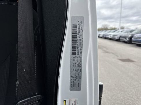 Used 2016 Jeep Wrangler Unlimited Sahara w/ Connectivity Group AWD/4WD image 31