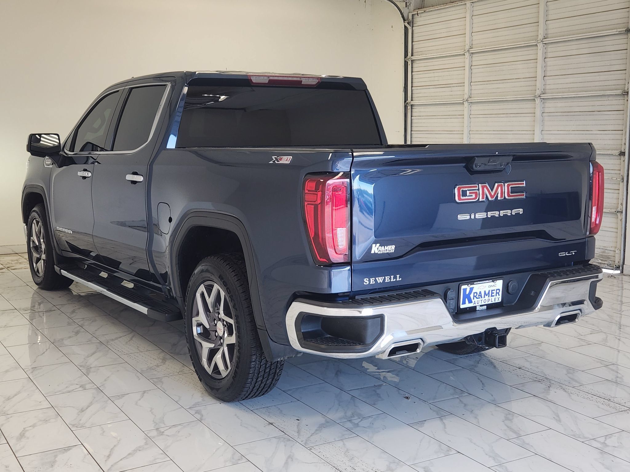 Used 2023 GMC Sierra 1500 SLT AWD/4WD image 7