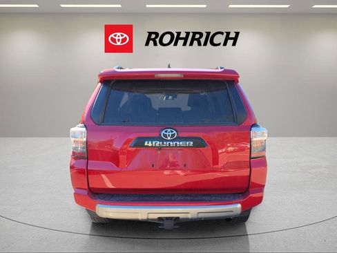 Used 2022 Toyota 4Runner TRD Off-Road Premium image 4