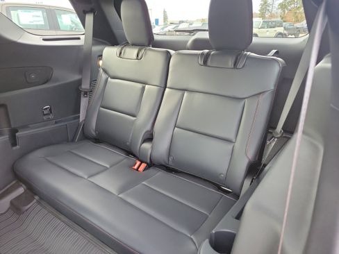 New 2026 Ford Explorer ST-Line w/ ST-Line Street Pack image 11