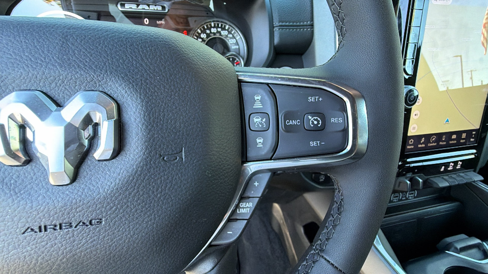 Used 2025 RAM 1500 Laramie w/ Sport Appearance Package AWD/4WD image 30