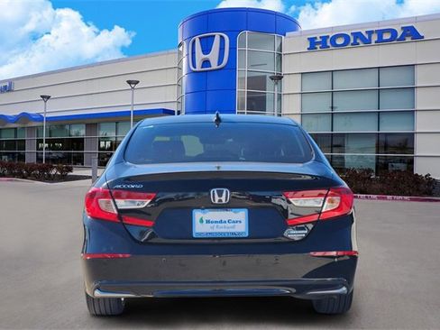 Certified 2022 Honda Accord Touring image 5