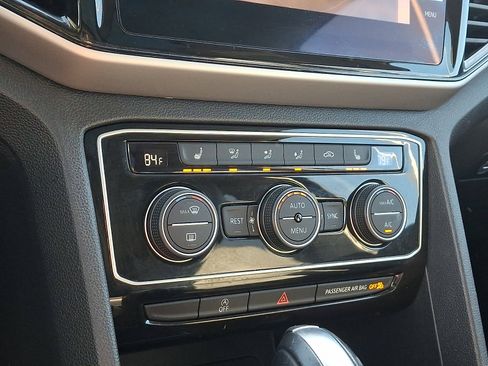 Certified 2022 Volkswagen Atlas SEL R-Line image 17