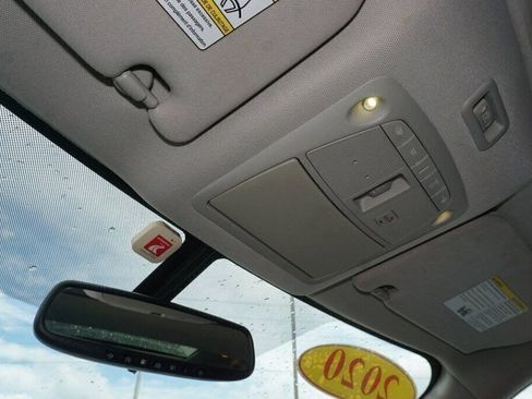 Used 2020 Nissan Pathfinder Platinum image 32