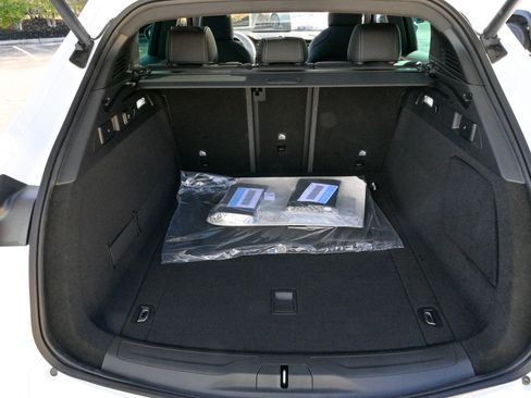 New 2025 Maserati Grecale Modena image 43