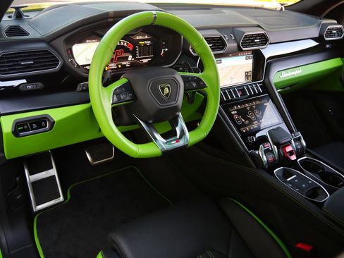 Used 2023 Lamborghini Urus S image 14