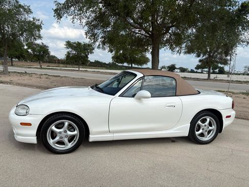 Used 2000 MAZDA MX-5 Miata RWD image 18
