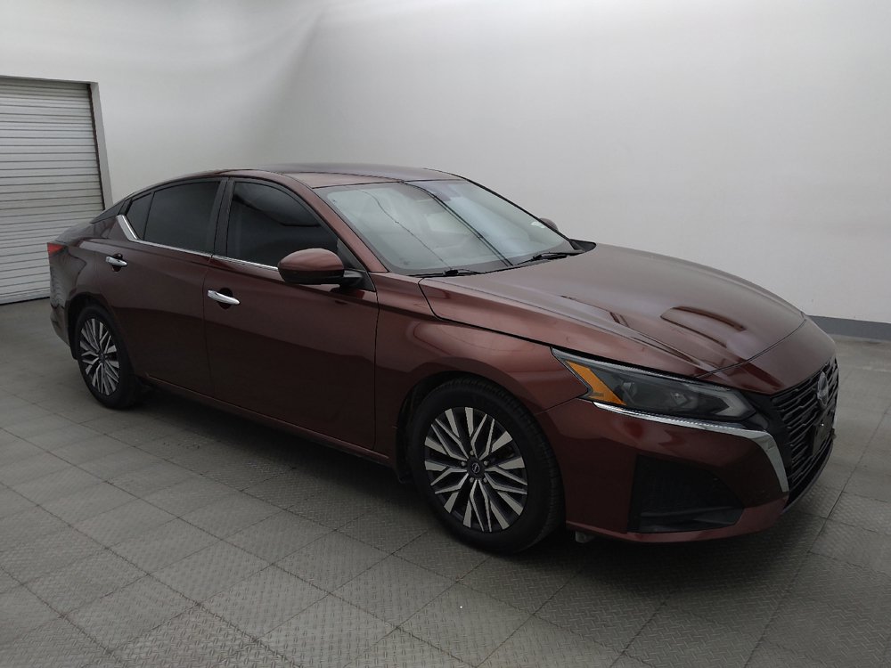 Used 2023 Nissan Altima 2.5 SV FWD image 11