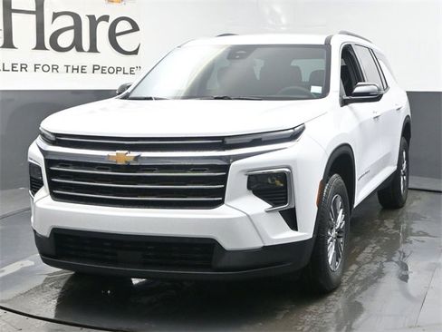 New 2026 Chevrolet Traverse LT w/ LPO, Floor Liner Package image 7