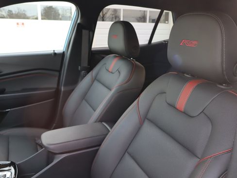 Used 2025 Chevrolet Trax RS w/ Driver Confidence Package image 18