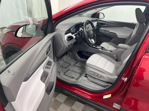 Used 2023 Chevrolet Bolt EUV Premier w/ Sun & Sound Package FWD image 11