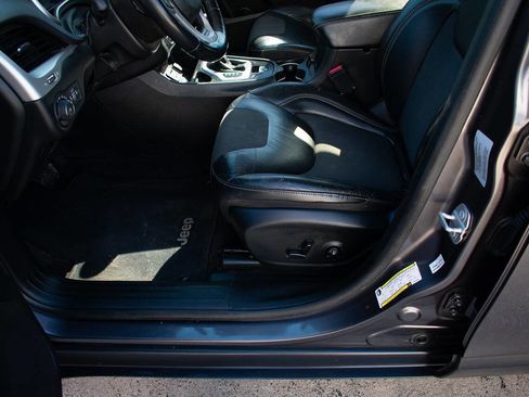 Used 2018 Jeep Cherokee Latitude Plus image 13