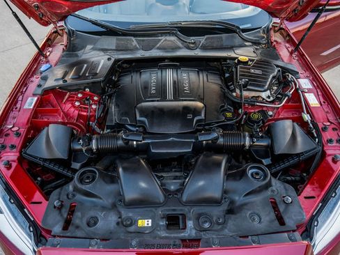 Used 2012 Jaguar XJ image 15