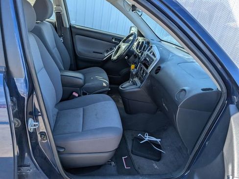 Used 2005 Toyota Matrix XR FWD image 19