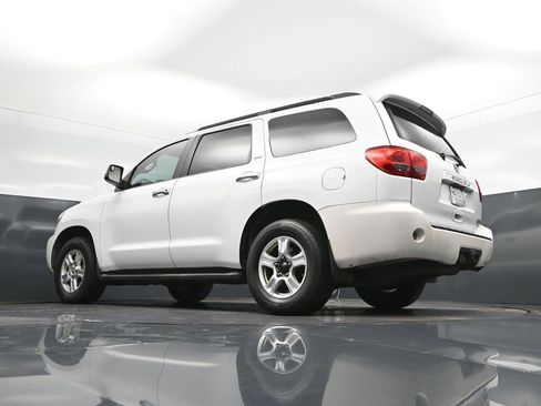 Used 2013 Toyota Sequoia SR5 RWD image 41