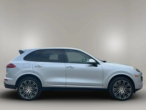 Used 2017 Porsche Cayenne AWD/4WD image 5