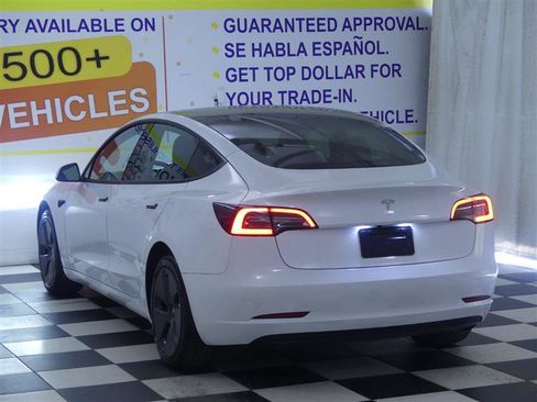 Used 2023 Tesla Model 3 Standard Range RWD image 4