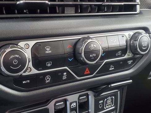 Used 2024 Jeep Wrangler Unlimited Rubicon image 28