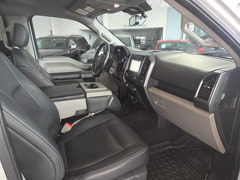 Used 2019 Ford F150 XLT w/ Equipment Group 302A Luxury AWD/4WD image 31