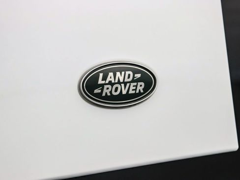 Used 2023 Land Rover Defender 130 SE image 13