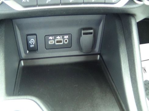 Used 2025 Nissan Sentra SV FWD image 28
