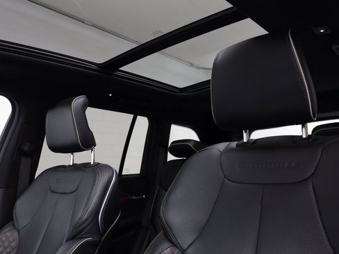 Used 2025 Jeep Grand Cherokee Summit image 13