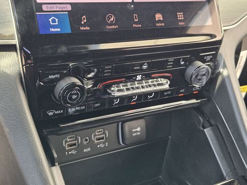 New 2025 Jeep Grand Cherokee Limited image 16