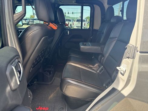 Used 2021 Jeep Gladiator Mojave image 12