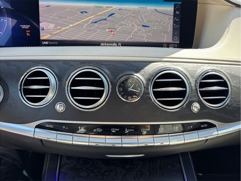 Used 2020 Mercedes-Benz S 560 Sedan image 34