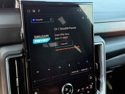 Used 2025 GMC Yukon XL Denali image 17