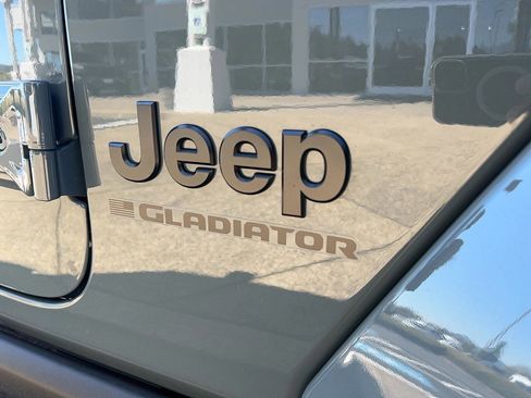 New 2026 Jeep Gladiator Sport AWD/4WD image 21