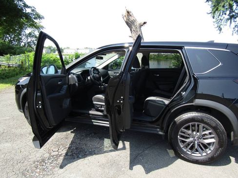 Used 2026 Nissan Rogue SV AWD/4WD image 21
