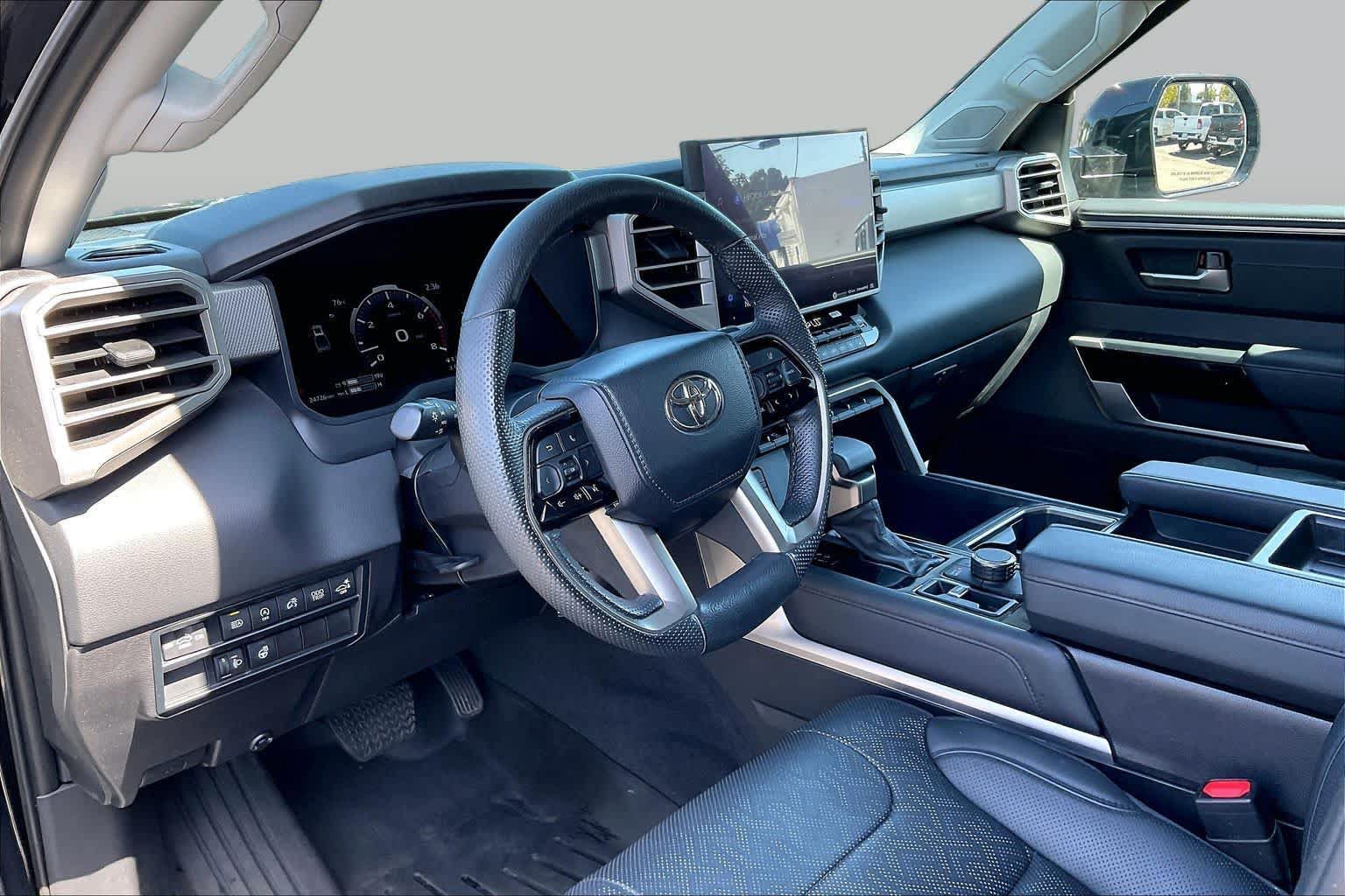Used 2024 Toyota Tundra Limited AWD/4WD image 16