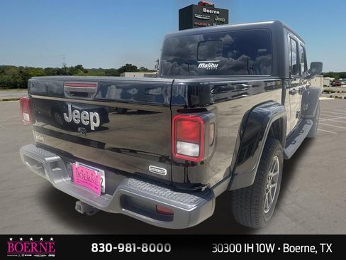 Used 2022 Jeep Gladiator Overland w/ Popular Equipment Package AWD/4WD image 12