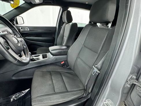 Used 2018 Jeep Grand Cherokee Laredo AWD/4WD image 10