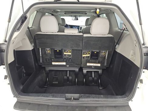 Used 2017 Toyota Sienna Limited Premium AWD/4WD image 37