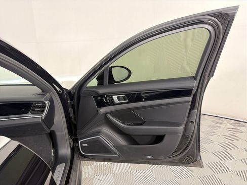 Used 2018 Porsche Panamera 4S image 29