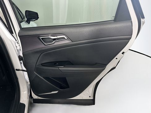 Used 2023 Kia Sportage SX image 31
