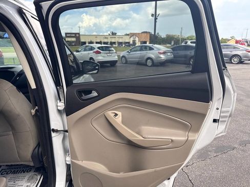 Used 2018 Ford Escape SE w/ SE Sync 3 Package image 16