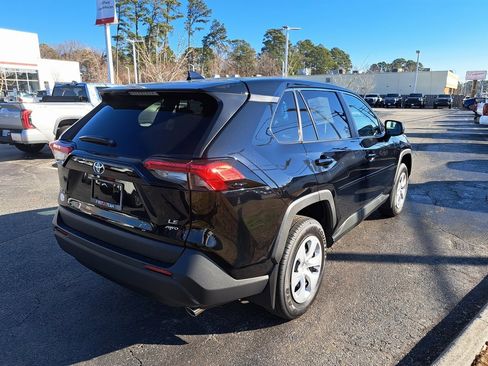 New 2025 Toyota RAV4 LE image 6