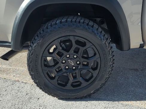Used 2026 Chevrolet Colorado Trail Boss w/ Midnight Edition image 3