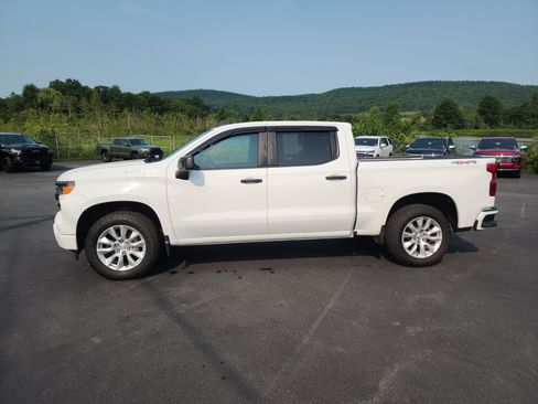 Certified 2023 Chevrolet Silverado 1500 Custom AWD/4WD image 5