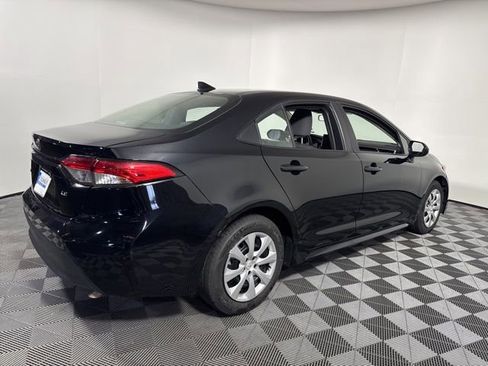 Used 2024 Toyota Corolla LE image 6