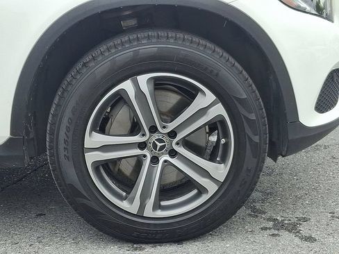 Certified 2019 Mercedes-Benz GLC 300 4MATIC image 11