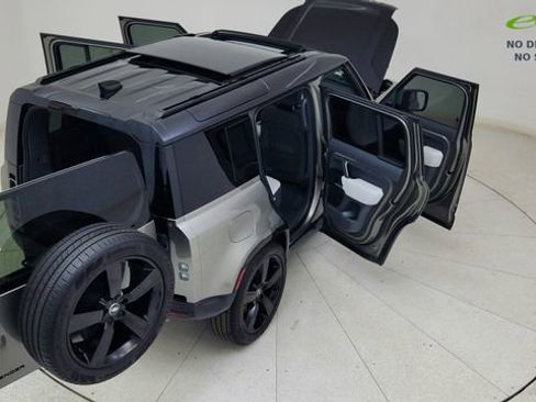 Used 2025 Land Rover Defender 110 X image 91