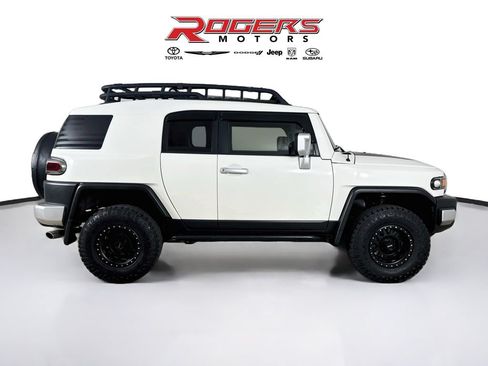 Used 2014 Toyota FJ Cruiser 4WD w/ Convenience Package image 14