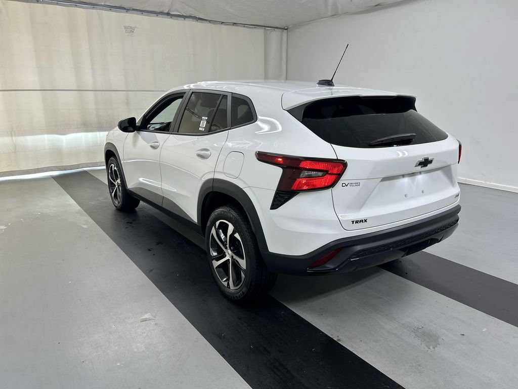 Certified 2024 Chevrolet Trax RS FWD image 7