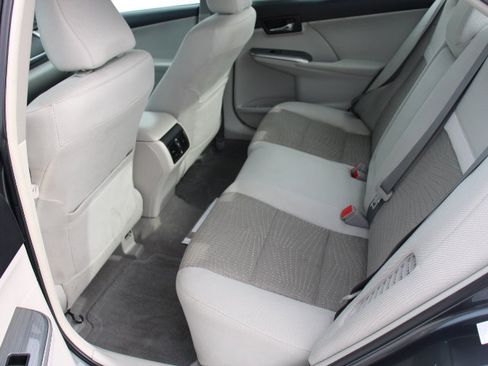 Used 2012 Toyota Camry XLE w/ Convenience Pkg image 14