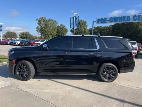 Used 2024 Chevrolet Suburban Premier w/ Max Trailering Package AWD/4WD image 3
