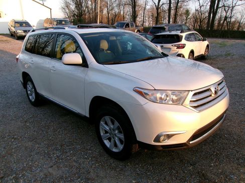 Used 2013 Toyota Highlander SE image 8